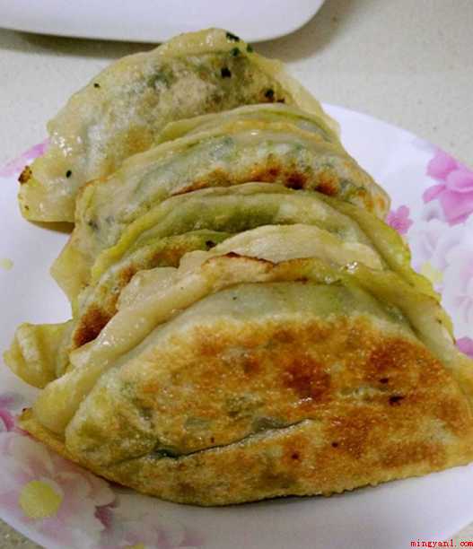 素馅韭菜盒子怎样做
