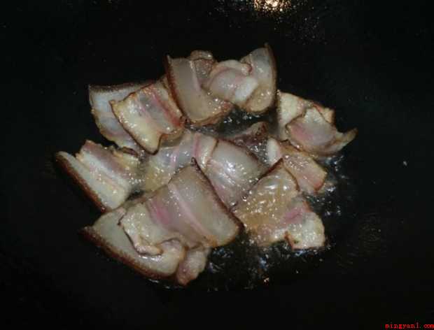 蒜苔炒腊肉怎样做