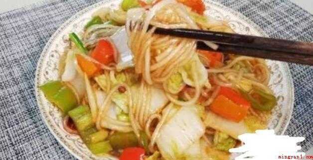 白菜炖粉条不放肉的做法是什么