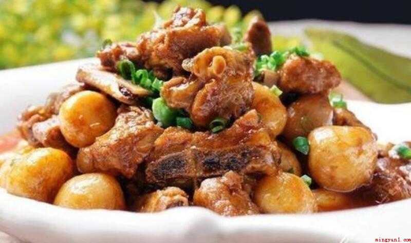土豆烧排骨怎么做