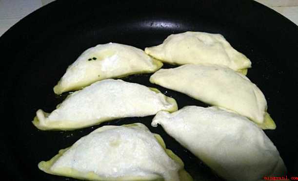 素馅韭菜盒子怎样做