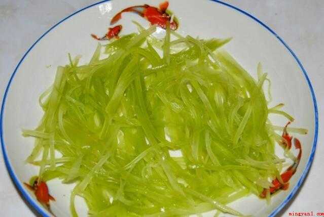 凉拌青椒皮蛋的流程是什么