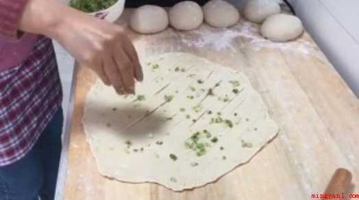 如何做葱油饼