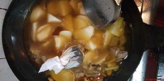 怎样做牛肉炖萝卜