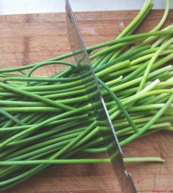 腌蒜苔的最简单做法是什么