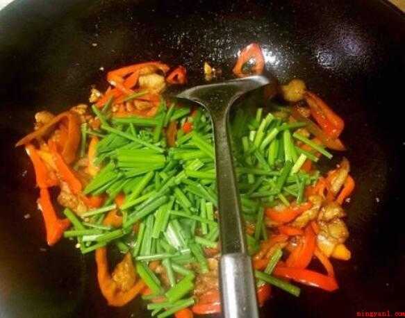 韭菜花炒肉的流程是什么