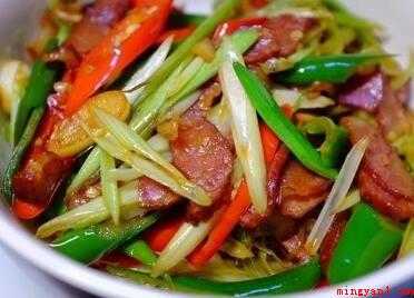 蒜苔炒腊肉怎样做