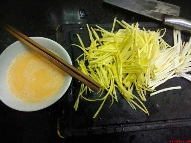 韭黄炒鸡蛋怎样做