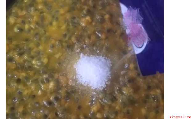 如何制作百香果蜜
