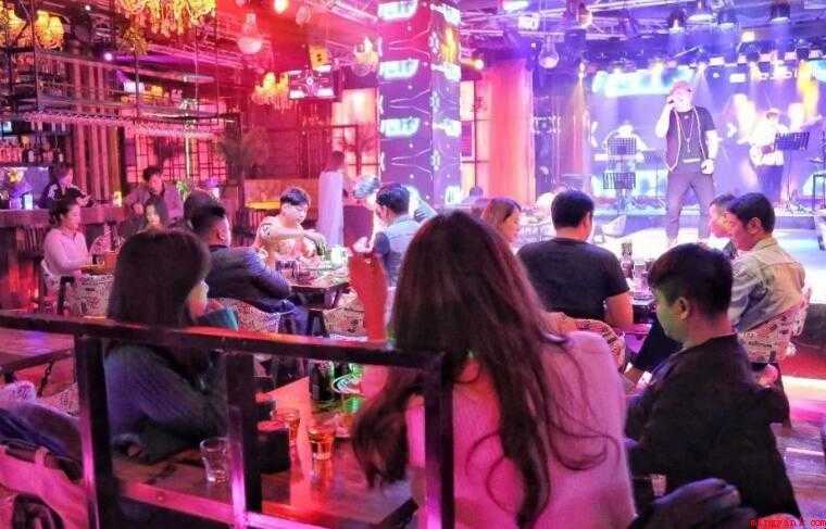 花天酒地有哪些造句