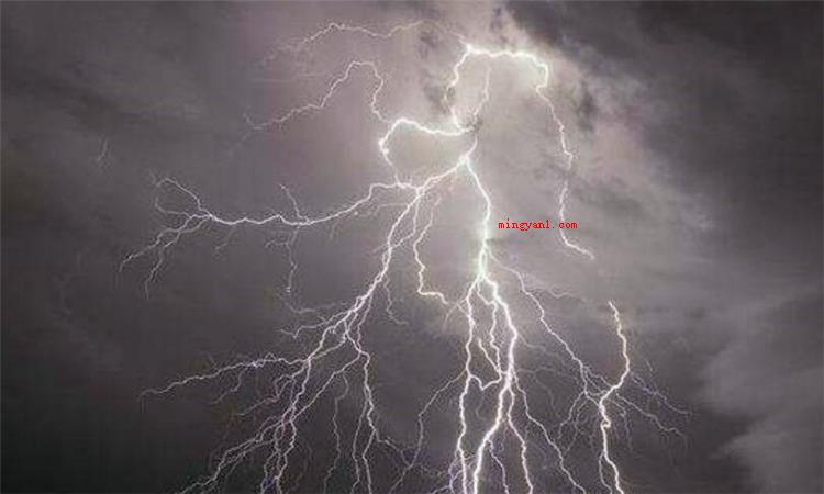 为什么会打雷(天上会打雷下雨怎么办?)