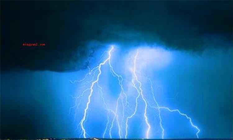 为什么会打雷(天上会打雷下雨怎么办?)