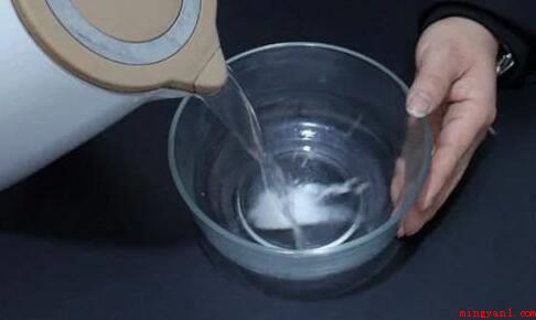 生姜怎么储藏过冬不烂(生姜清理整洁,除掉早已烂的一部分)