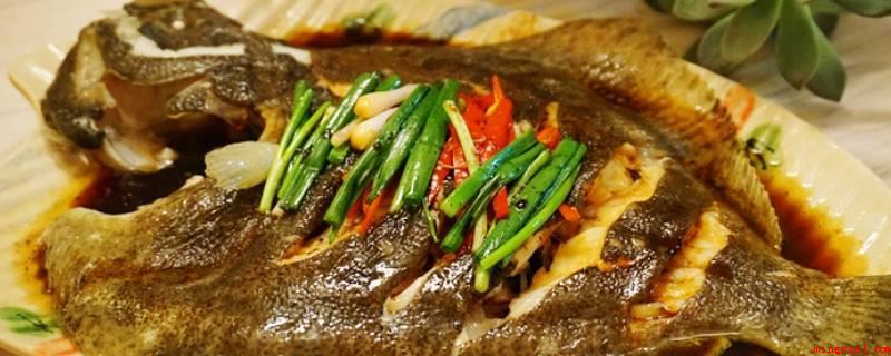 清蒸多宝鱼的做法(多宝鱼、油、盐、米酒、海鲜酱油、小葱、姜、木薯淀粉、红萝卜)