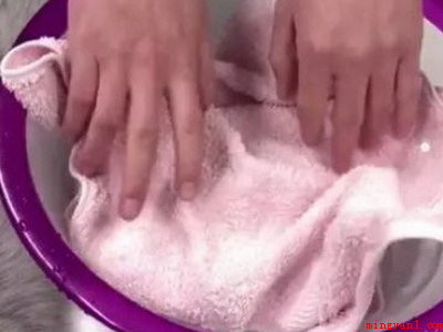 真皮毛领在家怎么清洗(做衣服的人造毛纺织物有哪些)
