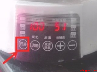 恒温壶怎么烧水(烧水壶从底座取出装水,水不可以超过电热水壶标底)
