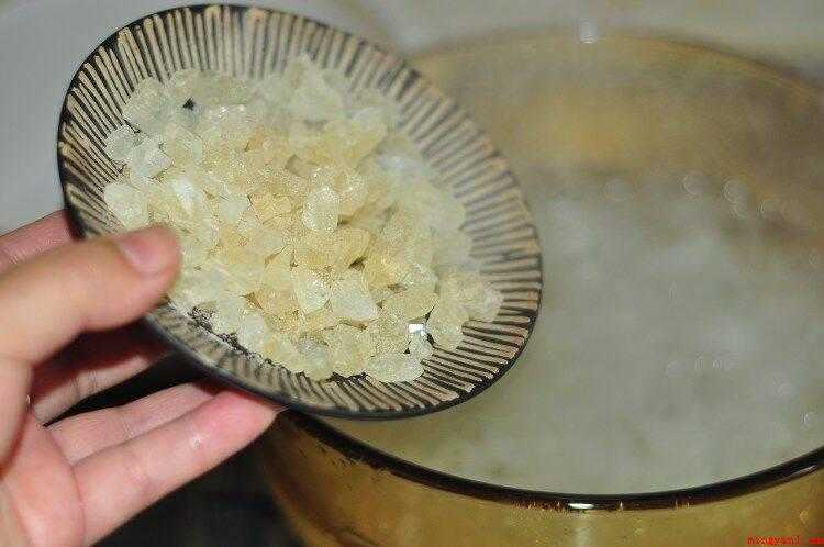 小吊梨汤的做法(雪花梨蒸烤箱的做法步骤)
