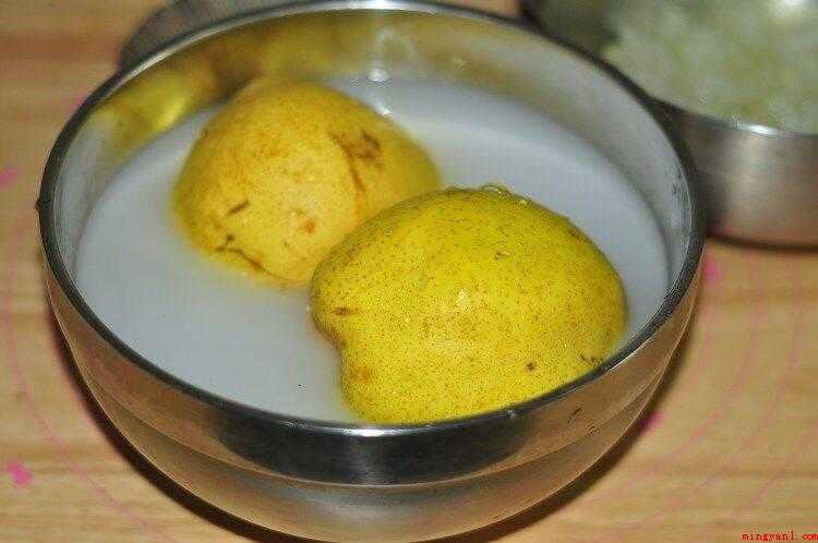小吊梨汤的做法(雪花梨蒸烤箱的做法步骤)