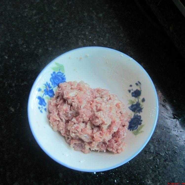 清水丸子肉馅怎么调(小火煮丸子营养成分 )