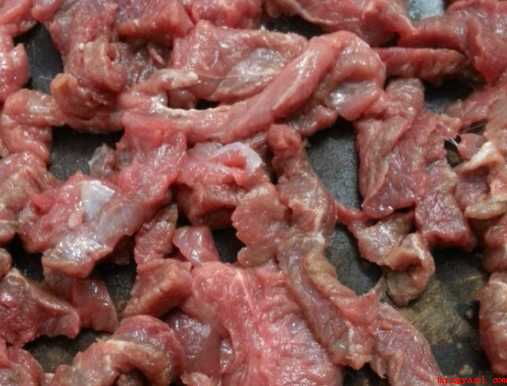 怎么做炒羊肉(羊肉发热量比牛羊肉要高,多吃羊肉有利于提升身体免疫力)