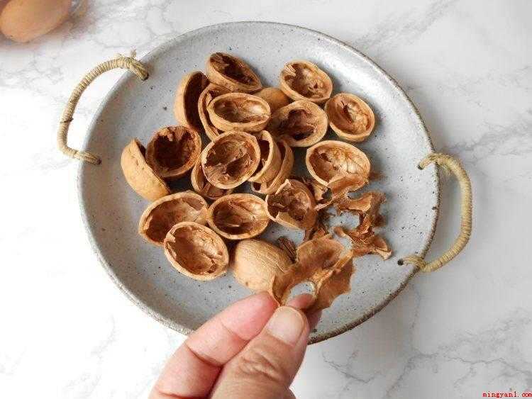 怎么煮鸡蛋（核桃怎么清洗?核桃配料准备）