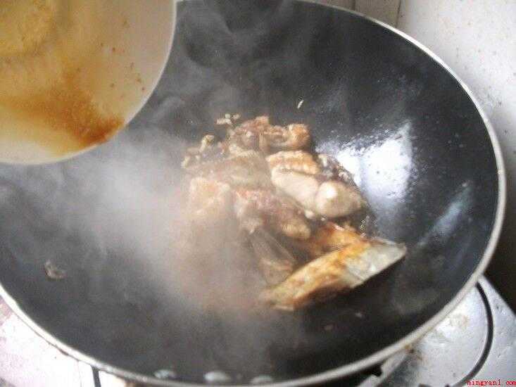 草鱼怎么炒好吃(红椒焖的做法,简单又好吃)