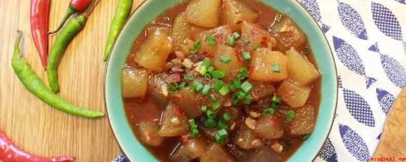 炒冬瓜怎么做好吃(东瓜、牛肉、食用油、盐、郫县豆瓣酱、白砂糖、味精、白胡椒粉)