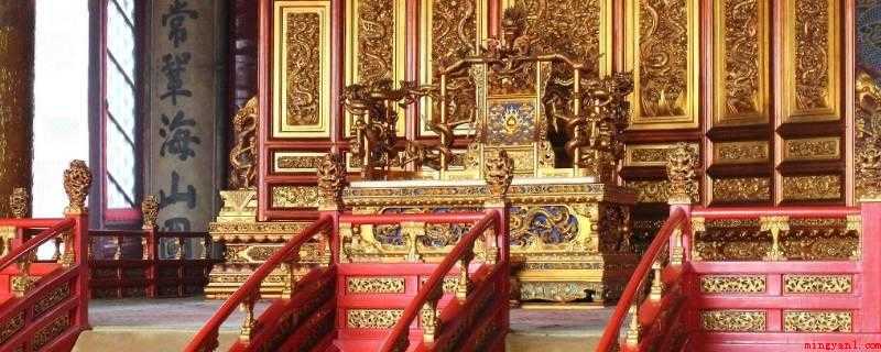 清朝历代皇帝(清朝共有十二帝,入关前二帝分别是努尔哈赤和皇太极)