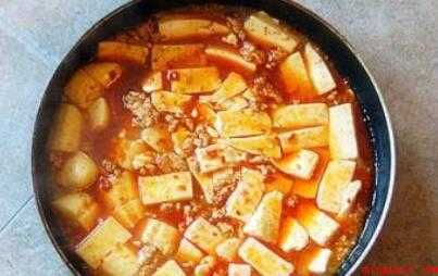 怎么炒嫩豆腐(麻婆豆腐,嫩豆腐1盒,肉末小半碗,郫县豆瓣酱)
