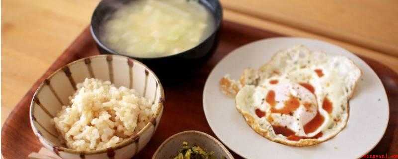 几点吃午饭好(长时间不吃午饭会导致大脑营养不足)
