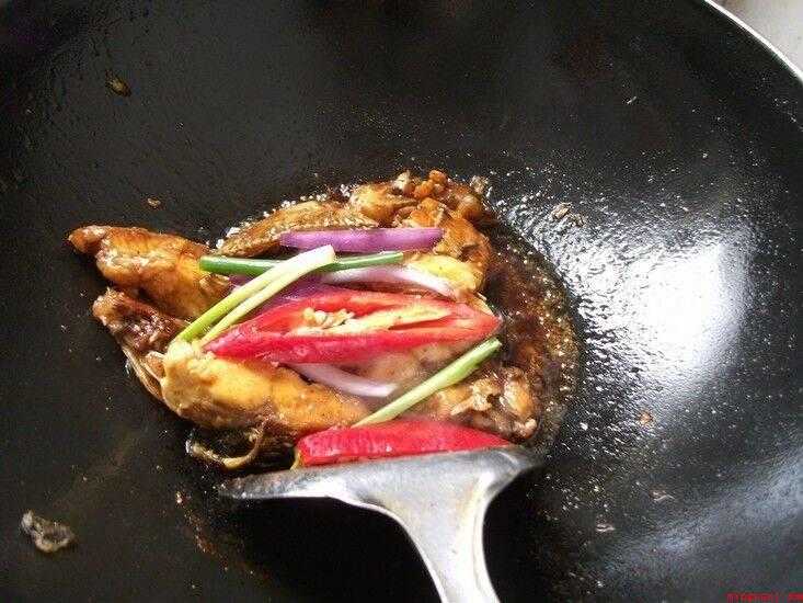 草鱼怎么炒好吃(红椒焖的做法,简单又好吃)