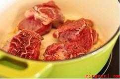 红酒焖牛肉 经典做法