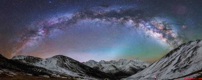 晚上面对北极星前后左右都是什么面（北极星距地球约434光年,直径约为5200万公里）