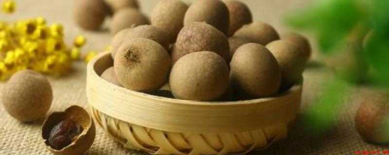 龙眼干怎么晒不会坏(清洗龙眼清水,烧一锅水)