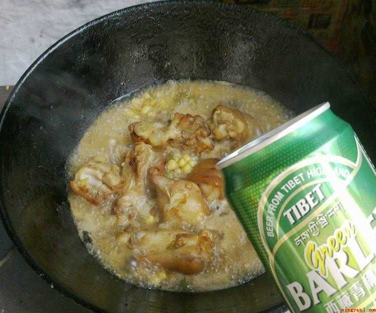 怎么炖猪蹄(大豆用水浸泡,直到体积变大)
