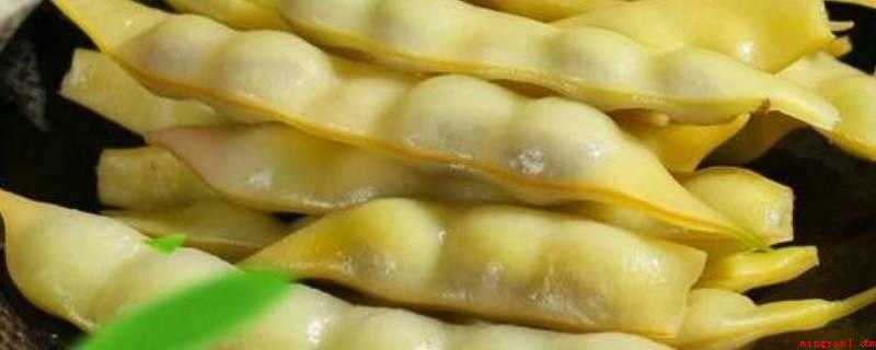 黄金勾怎么冷冻存放(先把关键勾豆角用水清洗,随后放进沸水里焯一下,留意)