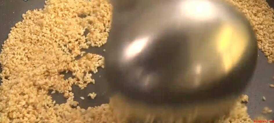 芝麻怎么炒（芝麻的家常做法,简单又好吃）
