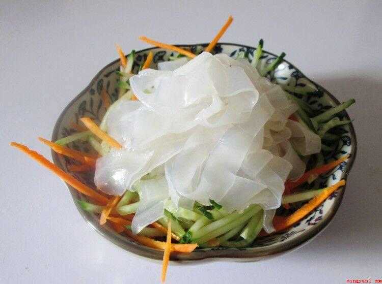粉皮怎么做(青瓜、胡萝卜丝的常用原料)