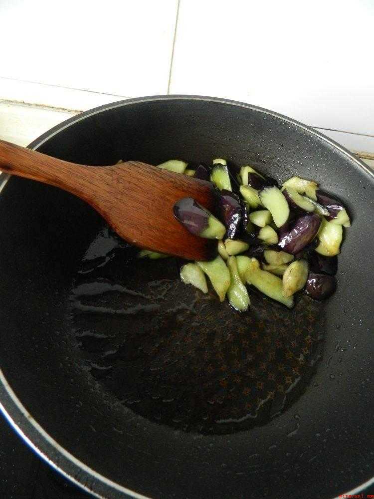 怎么烧茄子好吃又简单(茄子这样做,简单又好吃)