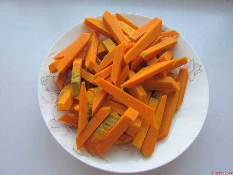 黄皮南瓜怎么做好吃(南瓜、生鸡蛋、食用油、面包糠、木薯淀粉、盐)