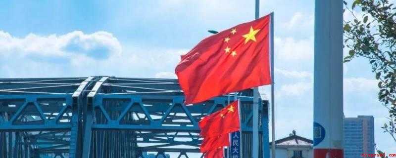 叶动红旗展属于几级风(一级轻烟随风偏;二级轻风吹脸;三级叶动红旗轿车展)