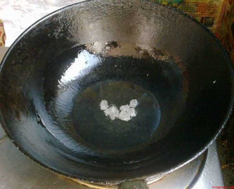 怎么炖猪蹄(大豆用水浸泡,直到体积变大)