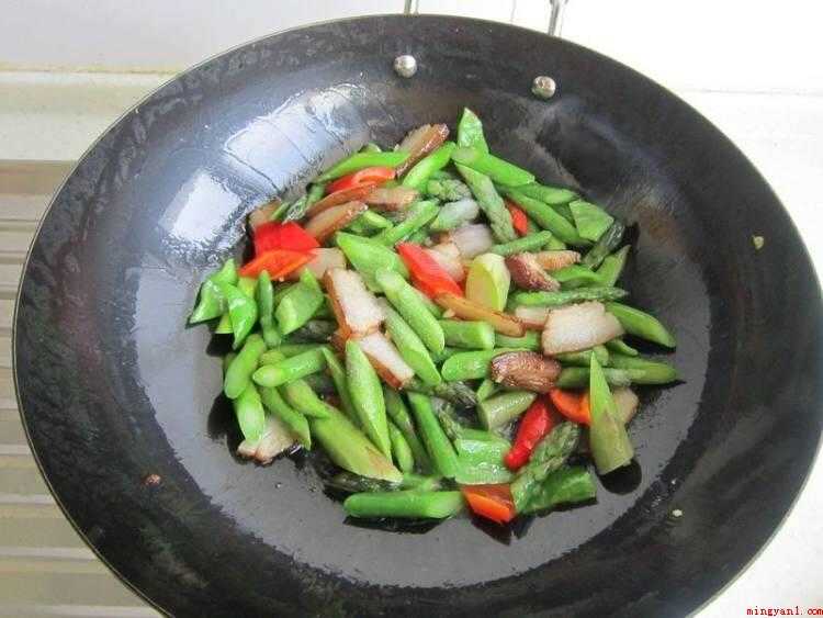 芦笋炒肉怎么做