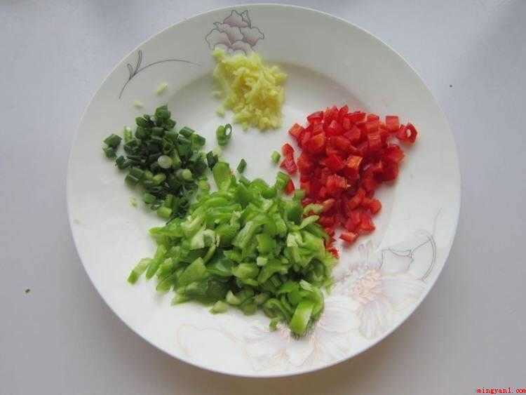 酸菜怎么炒好吃(低热量食品的营养价值有哪些?)