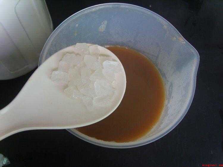 豆奶怎么做(红豆(提早泡软)、桂圆、枸杞子清洗)