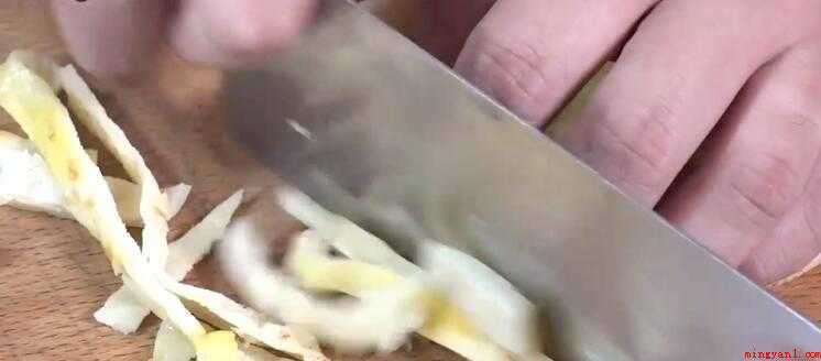 炒饼怎么做(老北京人吃油饼时会就着豆浆吃)