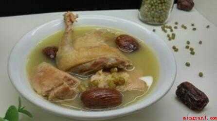 绿豆白鸽汤做法(绿豆白鸽汤的功效与作用)