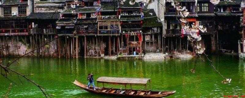 凤凰古城在哪(湖南湘西土家族苗族自治州的西南边,土地资源面积约10平方公里)