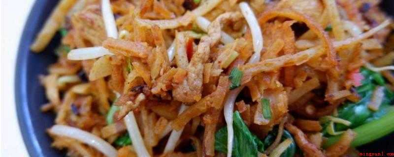 炒饼怎么做(老北京人吃油饼时会就着豆浆吃)