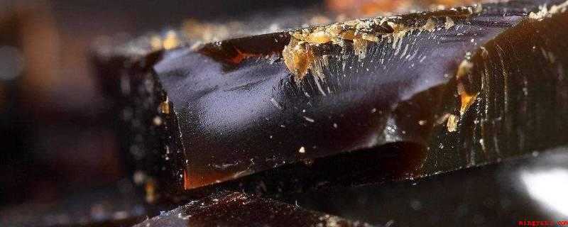 黄明胶是什么做的(牛科动物黄牛皮制成的胶水)